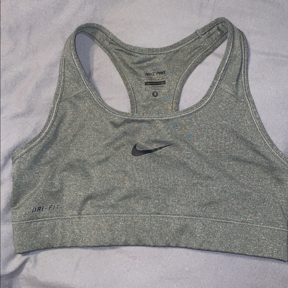 Nike Pro Sports Bra